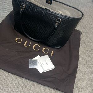 Gucci Black Textured Leather Tote